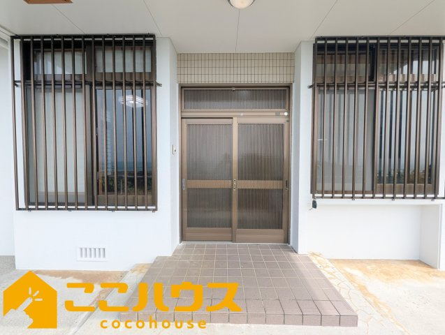 南城市知念海野　中古一戸建て　の玄関|玄関