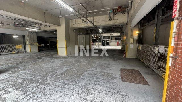 横浜市中区本牧原の賃貸マンションの駐車場