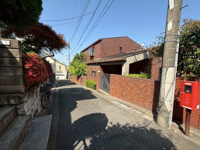 大田区東雪谷3丁目戸建の前面道路含む現地写真