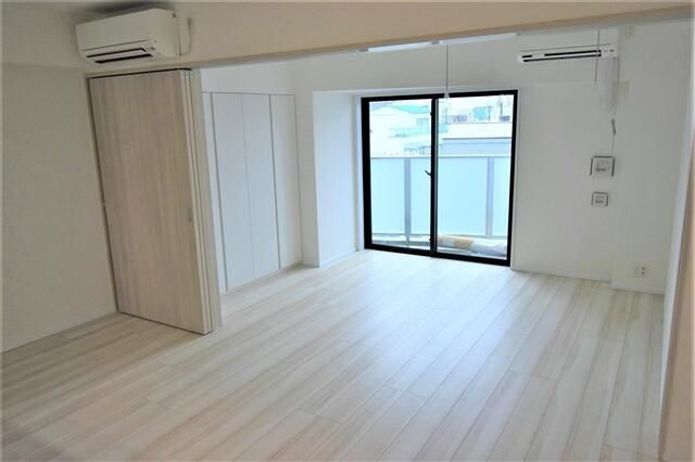 Ｓ－ＲＥＳＩＤＥＮＣＥ曳舟の居間・リビング