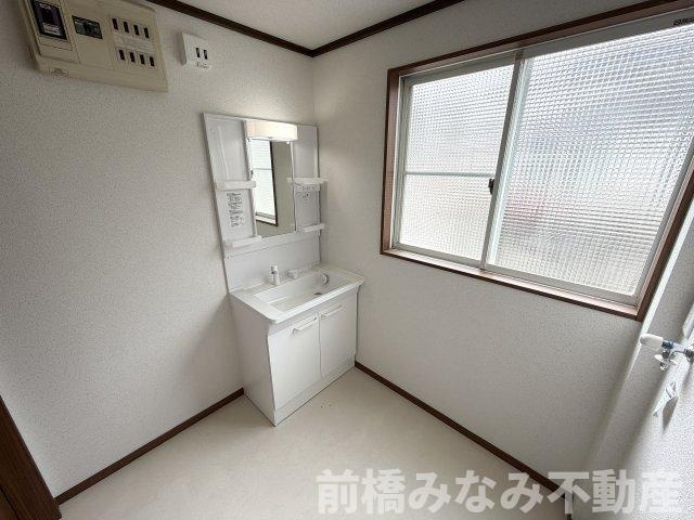【中古】前橋市荒牧町　４LDKの独立洗面台|朝の支度にも助かる、独立の洗髪洗面化粧台