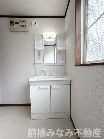 【中古】前橋市荒牧町　４LDKの独立洗面台|朝の支度にも助かる、独立の洗髪洗面化粧台