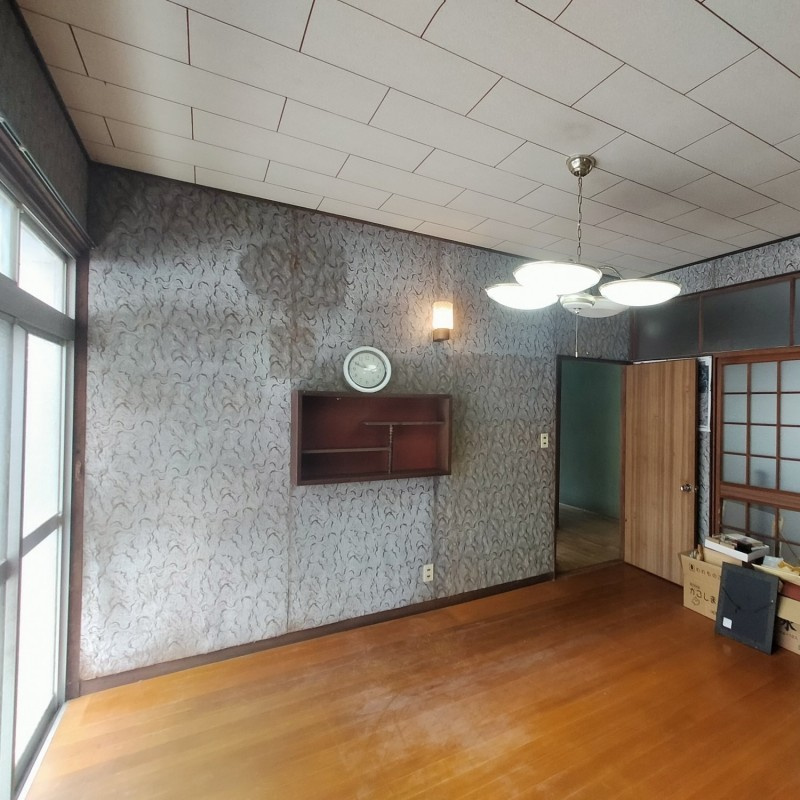松山町一戸建の居間・リビング