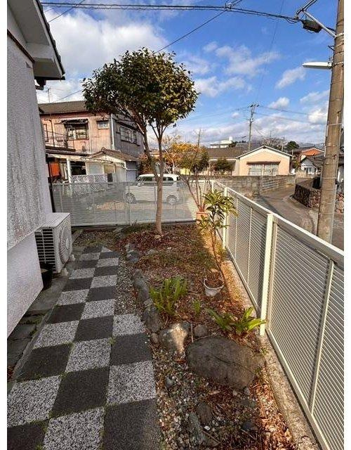 別府市上人本町の庭