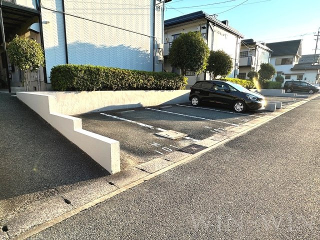 ビーライン浅野 Hの駐車場