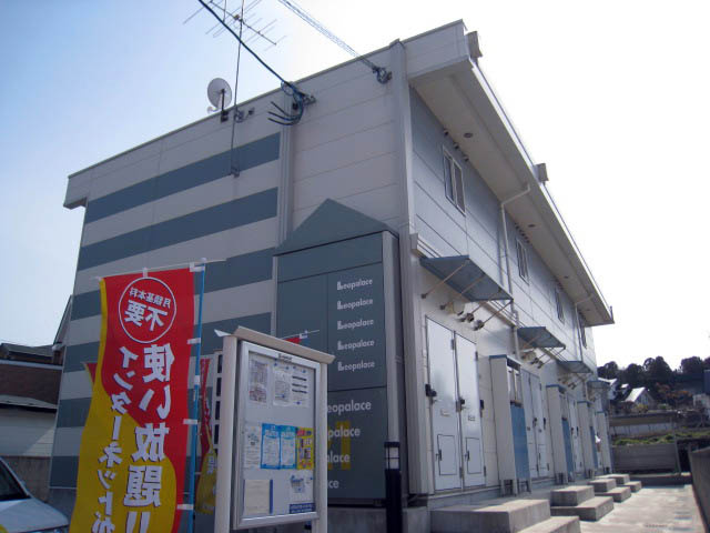 レオパレス三内