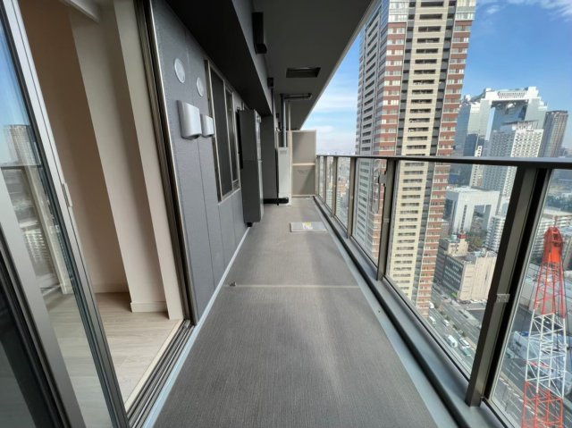 グランドメゾン新梅田　ＴＨＥ　ＣＬＵＢ　ＲＥＳＩＤＥＮＣＥのバルコニー