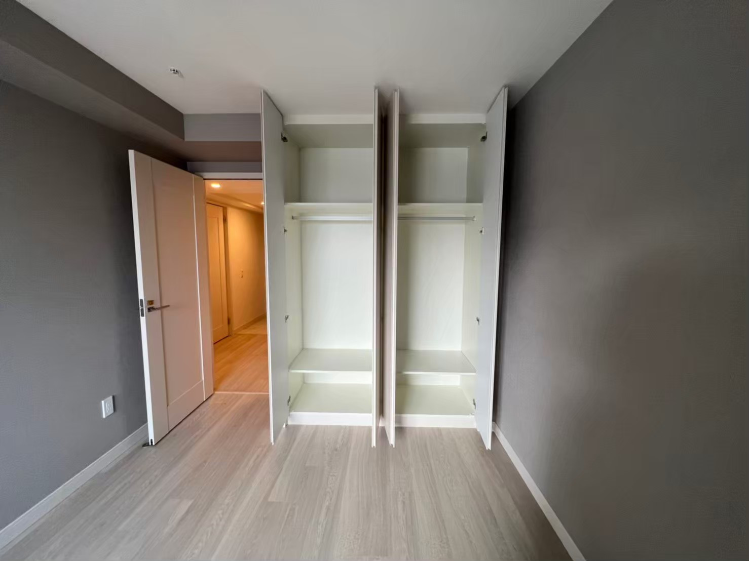 グランドメゾン新梅田　ＴＨＥ　ＣＬＵＢ　ＲＥＳＩＤＥＮＣＥの収納