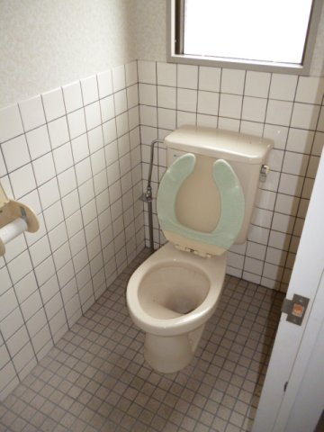 VERDY下小鯖のトイレ|掃除しやすい洋式トイレがついています。