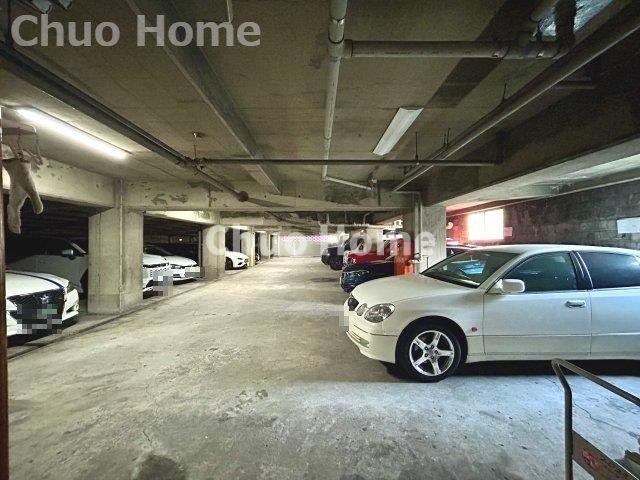 豊栄マンションの駐車場|敷地内駐車場。空き状況や費用などの詳細は担当スタッフまでお問い合わせください。