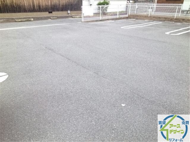ガナドールの駐車場