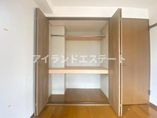 YMO弦巻　南向き　角部屋　オートロック　の収納