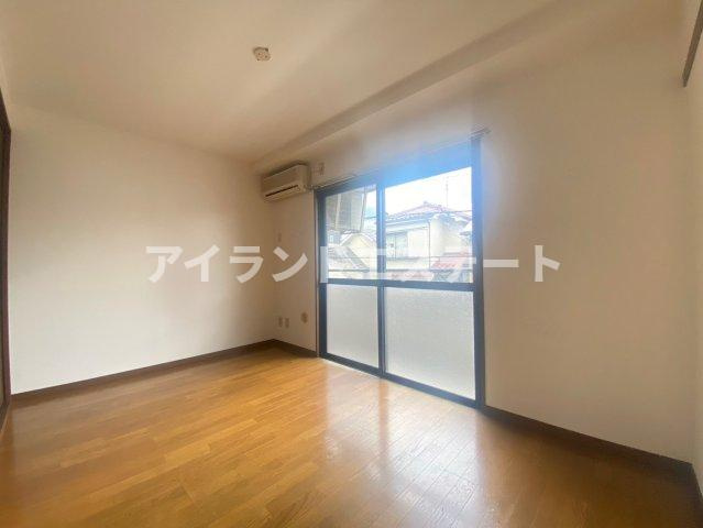 YMO弦巻　南向き　角部屋　オートロック　の居間・リビング
