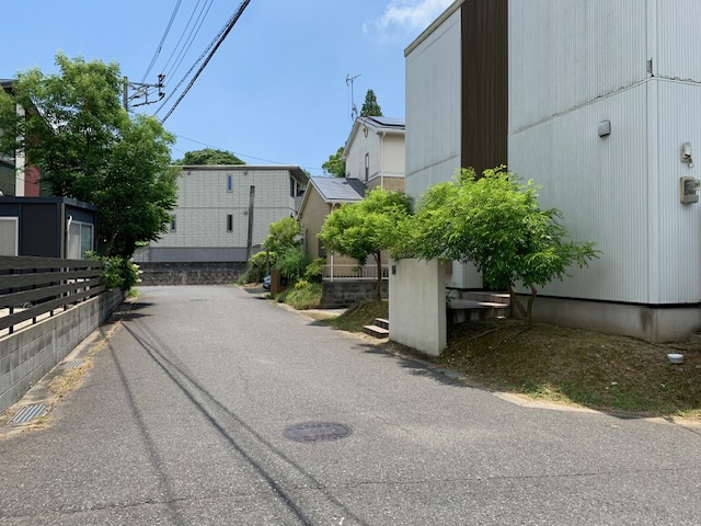 横代東町二丁目4番30号（B-6）の前面道路含む現地写真
