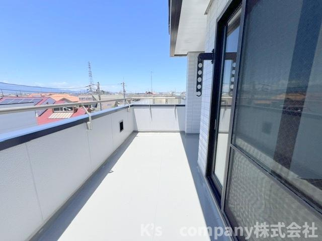 ◎茅ヶ崎市香川3丁目　中古戸建のバルコニー|3階にはワイドバルコニーがあります◇