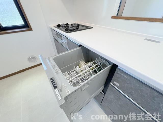 ◎茅ヶ崎市香川3丁目　中古戸建のキッチン|家事の負担を軽減してくれる食器洗い乾燥機付き☆
