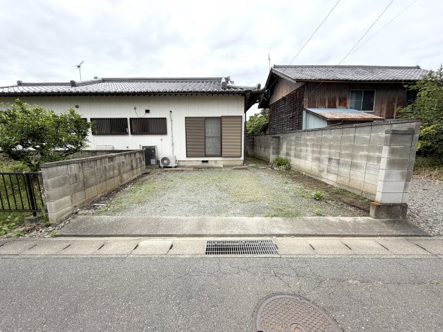 【中古平屋】玉村町下新田　３DK＋Sの駐車場|カースペースがあります