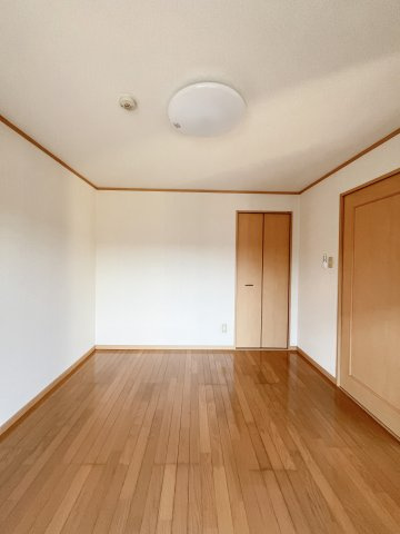グランディメールの洋室