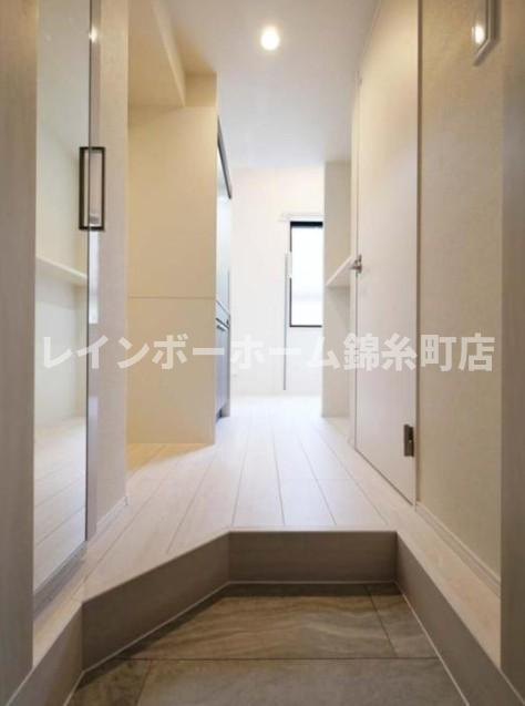 シェ　ル　サンキエム　堀切の玄関
