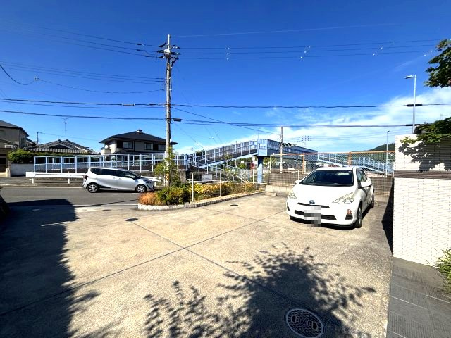 シャーメゾン楓の駐車場