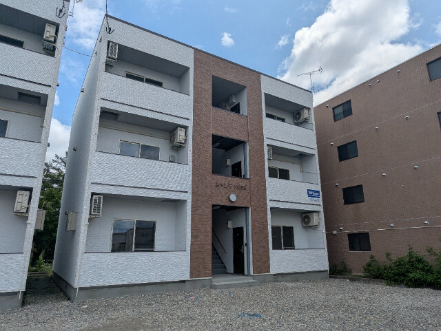 帯広市西十六条南２８丁目のアパート