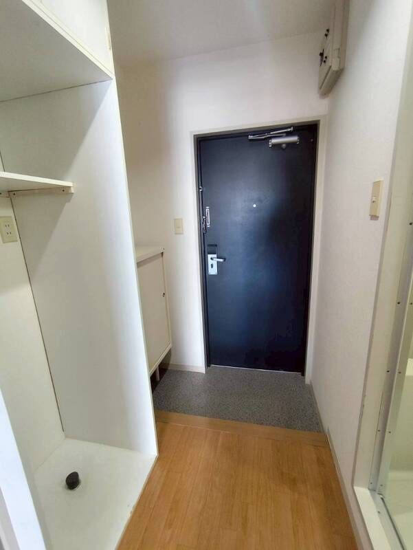 プレセアンス立花の玄関