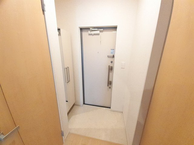 メゾン　ソレイユ友岡の玄関