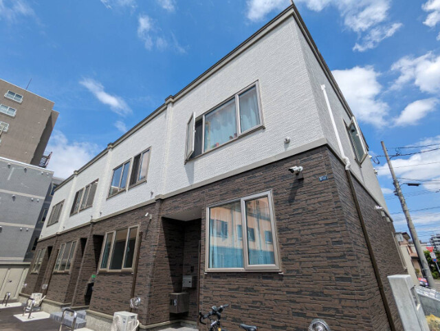 札幌市中央区南六条西１７丁目のテラスハウス