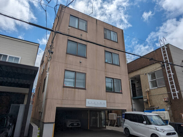 ＲＩＳＩＮＧ.ＢＬＤＧ（旧：幌西レジデンス）