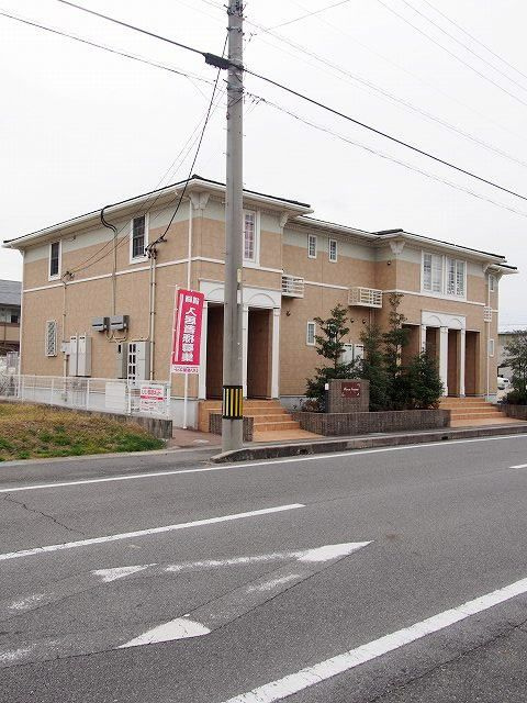 フラーズソムAのエントランス