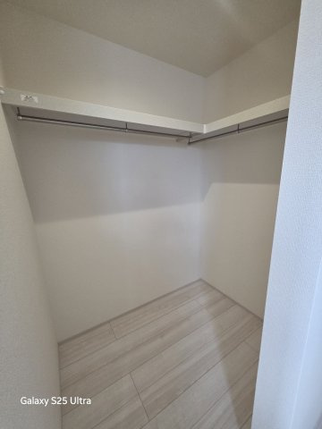 リーブルガーデン．S　深谷稲荷町北第３　の収納|１号棟現地２F洋室ＷＩＣ（2026年08月08日）撮影