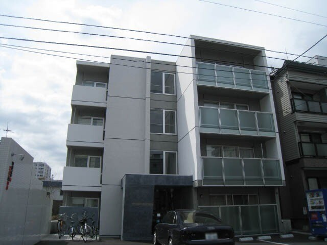 ＤＥＳＩＧＮ　ＳＴＡＧＥ
