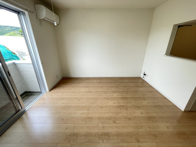 【居間・リビング】 | こちらの居間で趣味の時間をお楽しみください