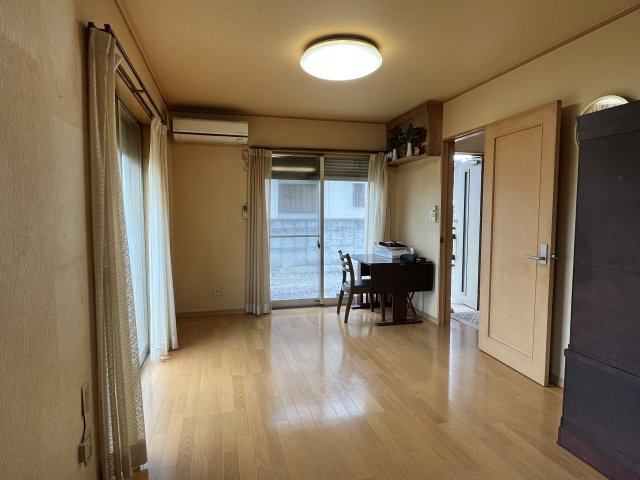 栃木市岩舟町静・中古戸建の居間・リビング