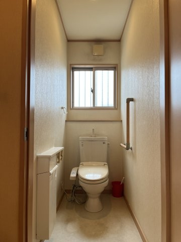 栃木市岩舟町静・中古戸建のトイレ
