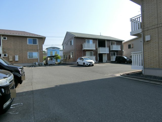 リビングタウン観音寺A棟の駐車場