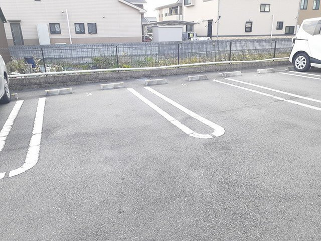 プルメリアの駐車場