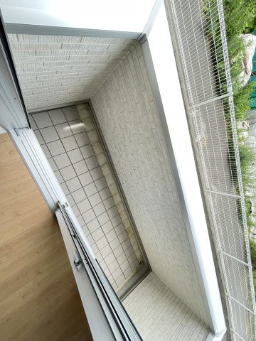 【バルコニー】 | お洗濯にも便利なバルコニー付き