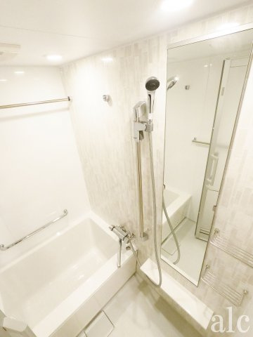 新宿区北新宿２丁目の賃貸マンションの浴室|★～　PET  FRIENDLY　RESIDENCE　～★