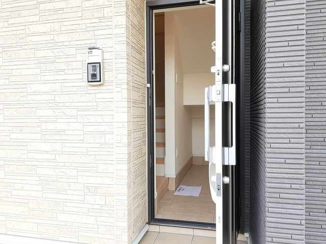 ラ　ヒル　ノーヴァの玄関
