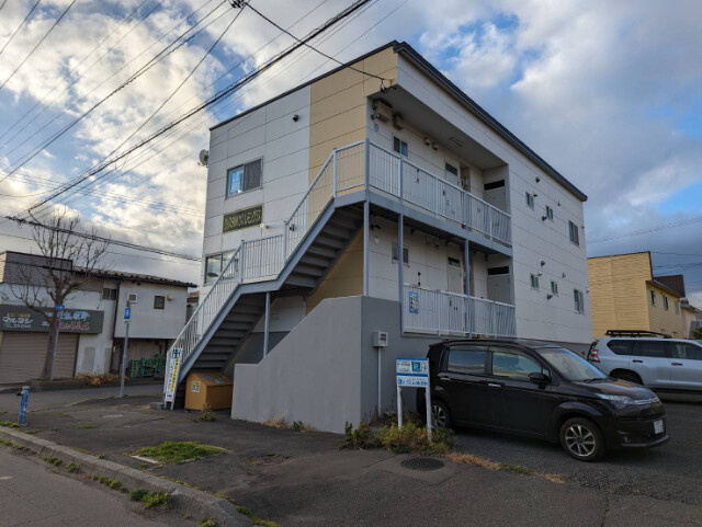 苫小牧市本町２丁目のアパート