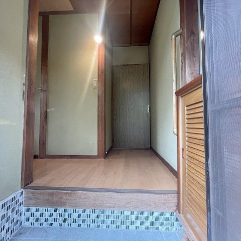 大黒町　一戸建の玄関