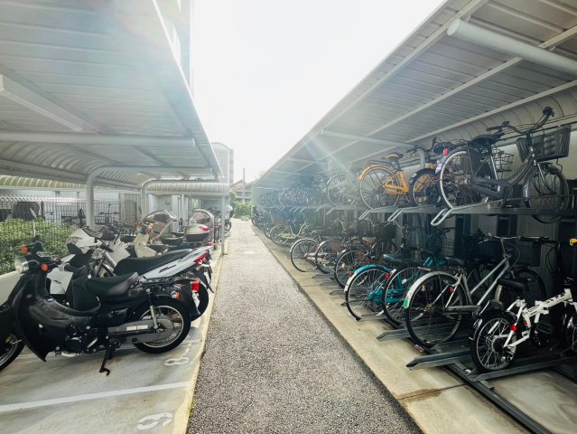 サンマンションアトレ城東の駐輪場