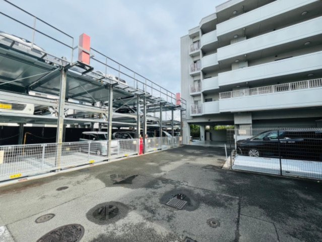 サンマンションアトレ城東の駐車場
