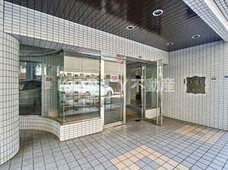 【エントランス】 | 建物の内部です