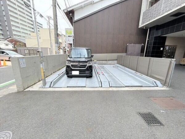 イクスコート大津駅前の駐車場
