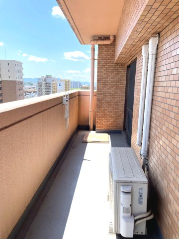 ライオンズマンション岡山内山下のバルコニー|明るいバルコニーです。
