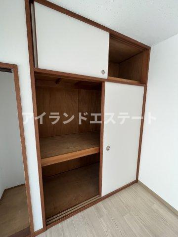 チェリーハイツ　ペット相談　2人入居可　最上階の収納