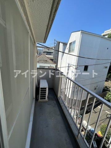 チェリーハイツ　ペット相談　2人入居可　最上階のバルコニー