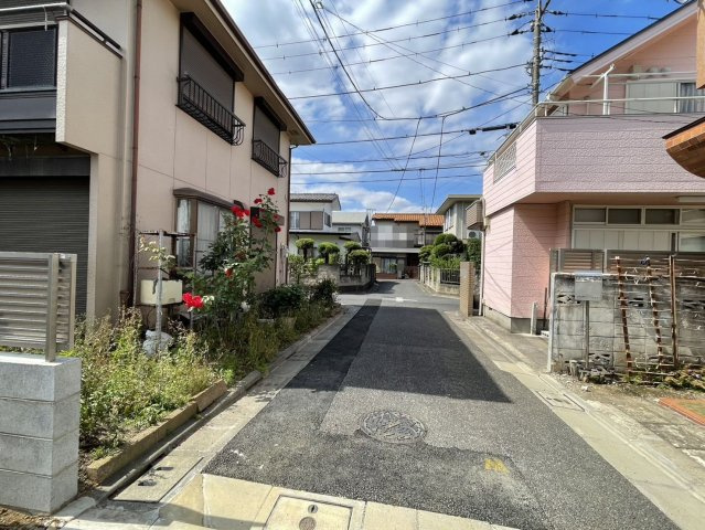 【前面道路含む現地写真】 | 練馬区南大泉４丁目　売地 | 落ち着いた住宅街の一角、ゆったり過ごせる住環境です